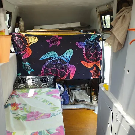 Et Ses Plages De Couchage Pour Depanner Quelques Nuits Juste Pour Il N'y A Pas De Sanitaire Ni Cuisine Prevoir Batterie Externe,a 10 Minutes En Voiture Des Plages Et A 5 Minutes Du Centre-ville Montpellier