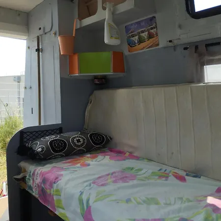 Et Ses Plages De Couchage Pour Depanner Quelques Nuits Juste Pour Il N'y A Pas De Sanitaire Ni Cuisine Prevoir Batterie Externe,a 10 Minutes En Voiture Des Plages Et A 5 Minutes Du Centre-ville Lyxtält *